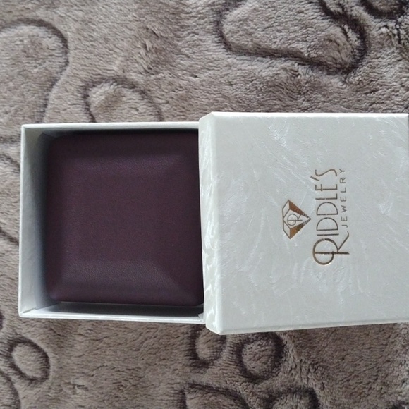 Gold Heart Pendant 10k Black Hills Gold decorated with 12k Gold Leaves New - Picture 3 of 4